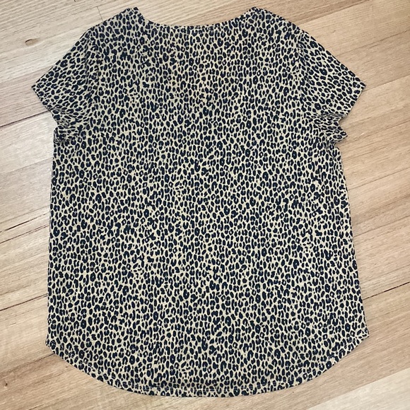 Leopard Print Short Sleeve Top - Size 18 - Picture 4 of 4